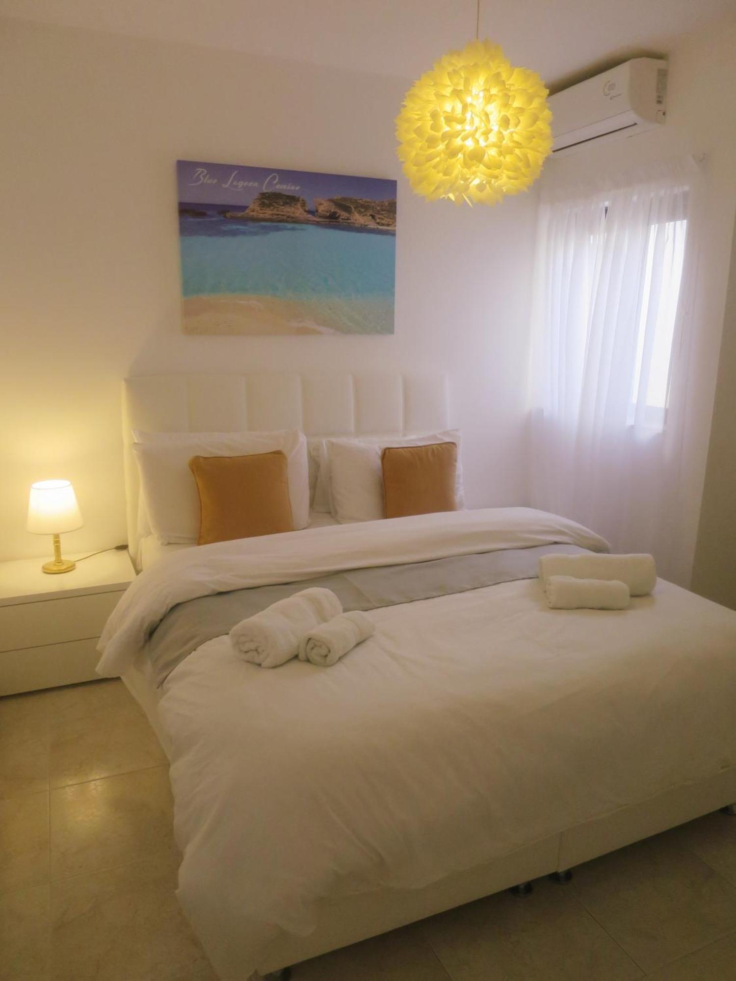 Seafront Apartment Terrace, Lounger & Panoramic Ocean Views Mellieħa Екстериор снимка