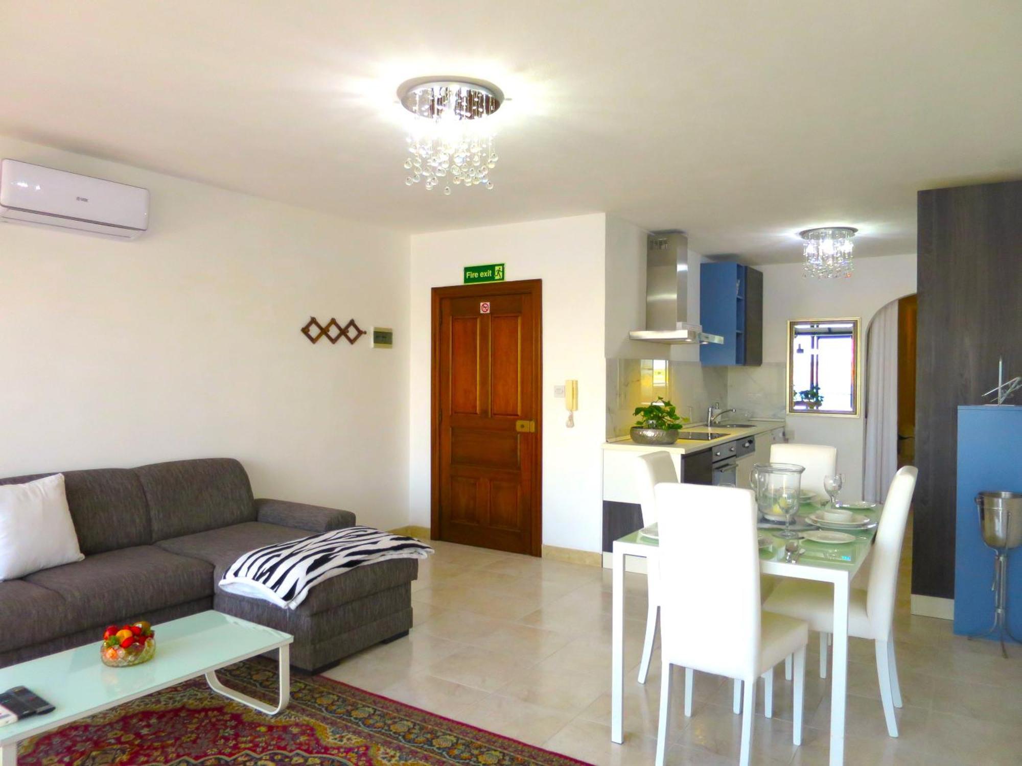 Seafront Apartment Terrace, Lounger & Panoramic Ocean Views Mellieħa Екстериор снимка