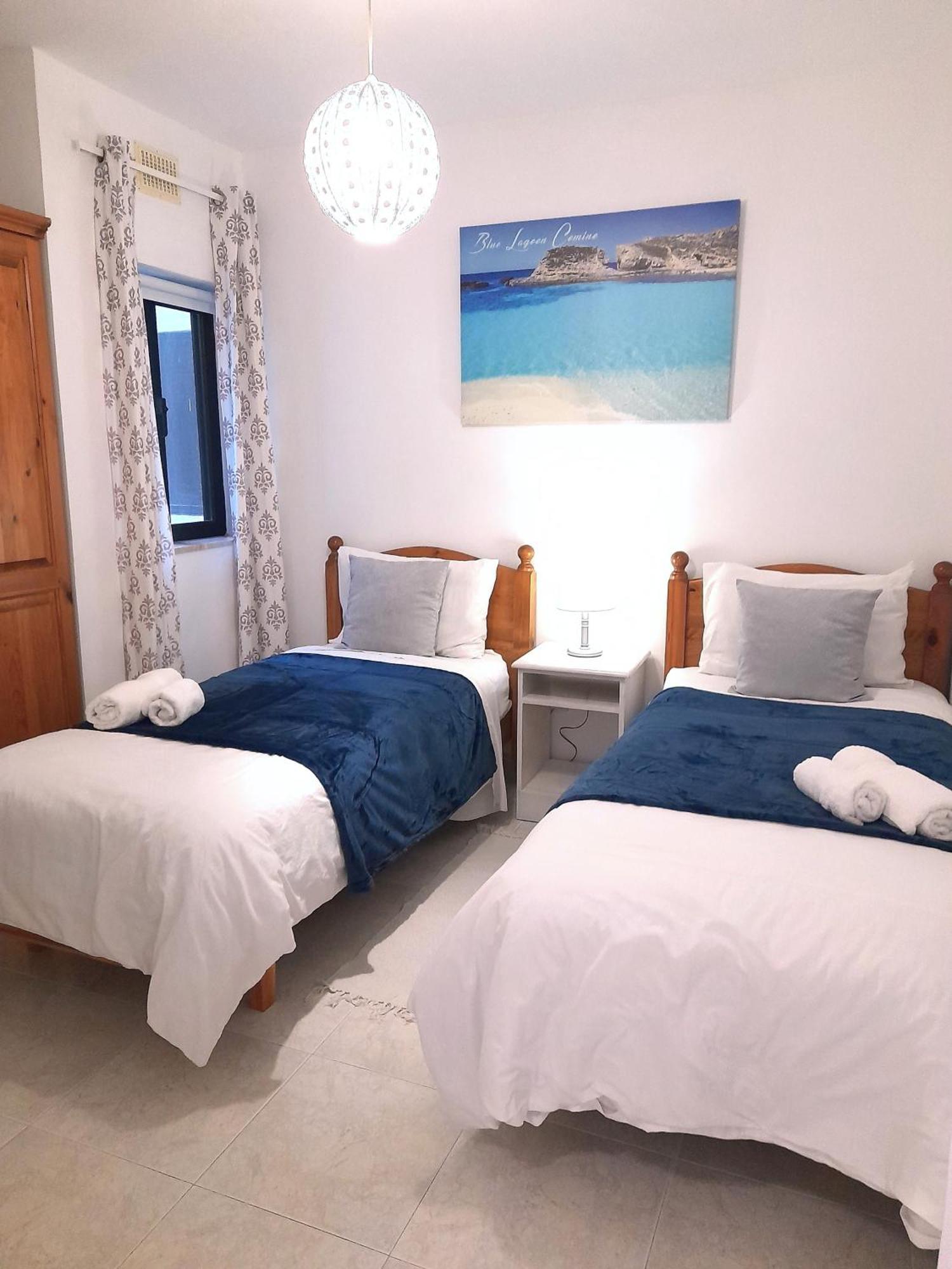 Seafront Apartment Terrace, Lounger & Panoramic Ocean Views Mellieħa Екстериор снимка