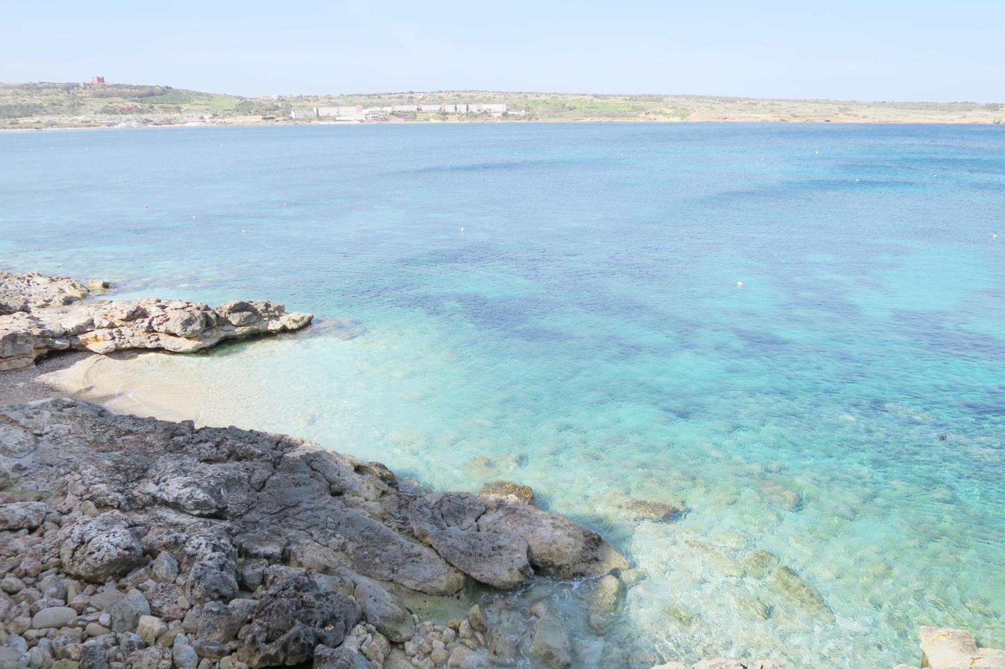 Seafront Apartment Terrace, Lounger & Panoramic Ocean Views Mellieħa Стая снимка