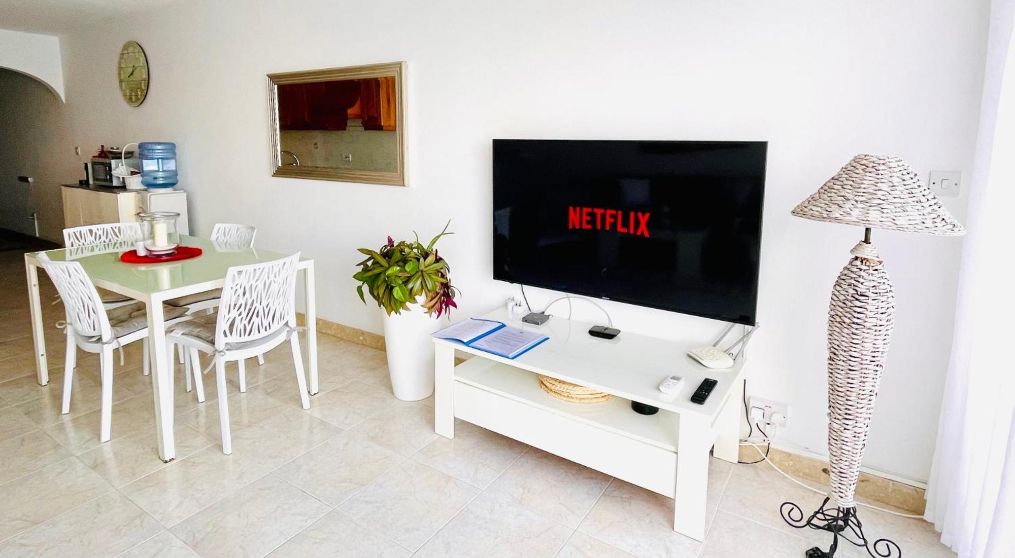 Seafront Apartment Terrace, Lounger & Panoramic Ocean Views Mellieħa Екстериор снимка